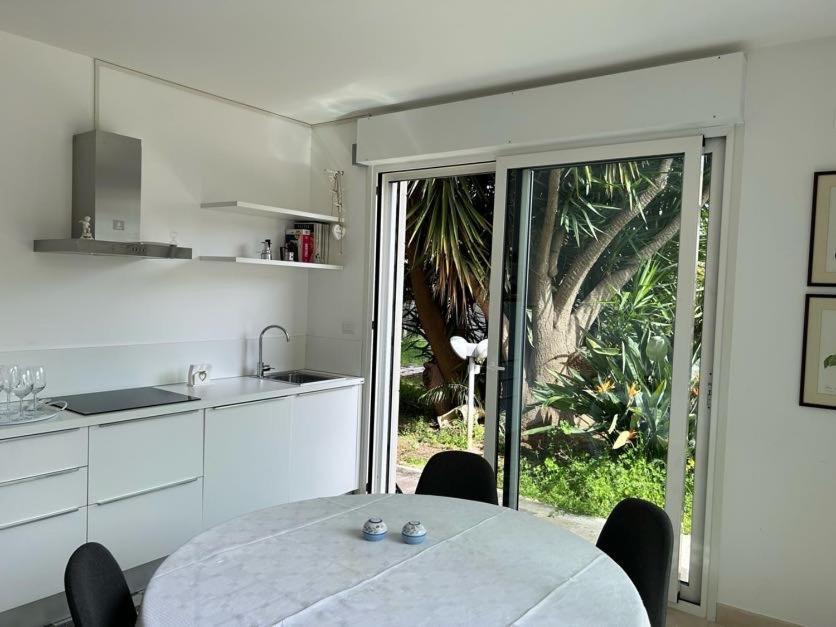 Apartamento Giardino A Mare Bari Exterior foto