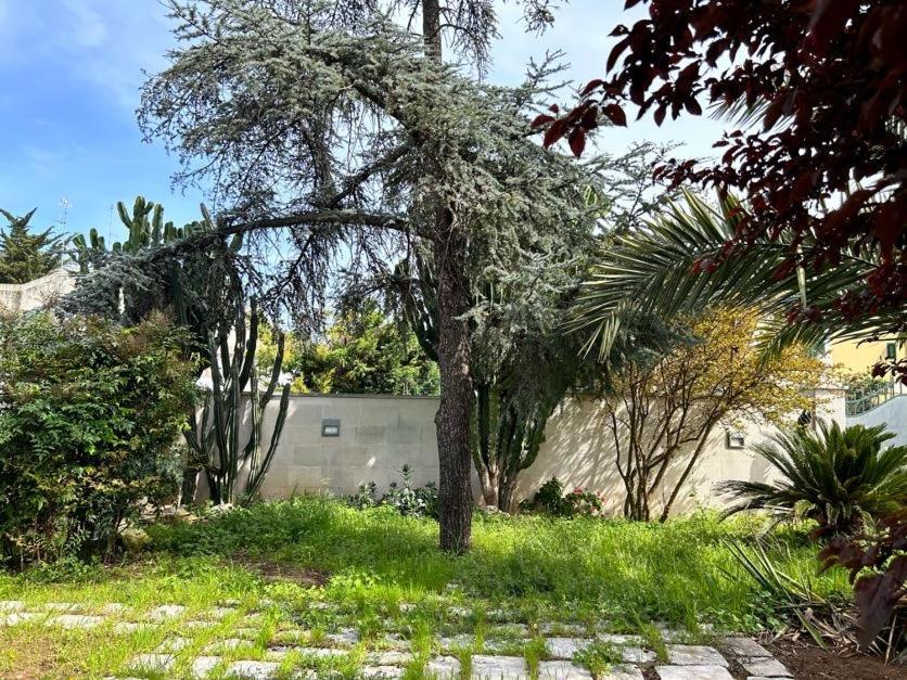 Apartamento Giardino A Mare Bari Exterior foto
