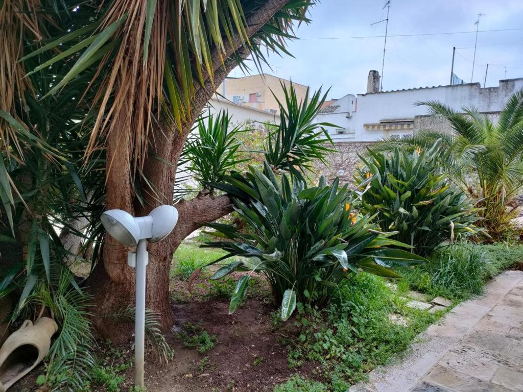 Apartamento Giardino A Mare Bari Exterior foto